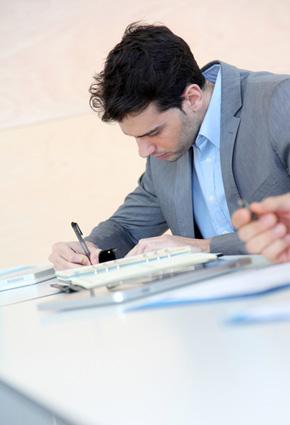 لا تكن عدوّ نفسك في بحثك عن عمل 